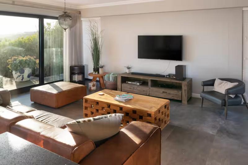 To Let 4 Bedroom Property for Rent in Pinnacle Point Golf Estate Western Cape